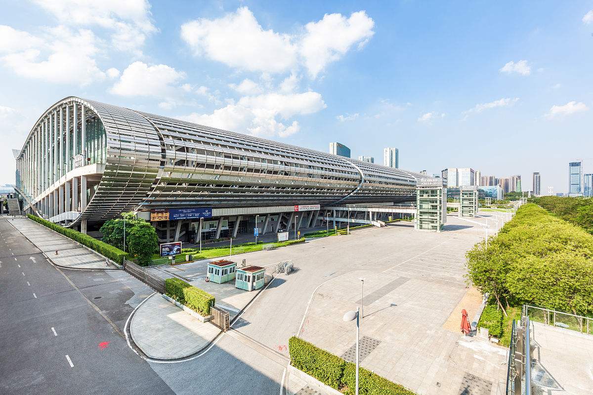 广州广交会展馆属于那个区呢?地址在哪呢?