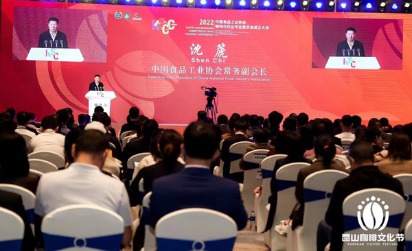 中国咖啡饮品产业的快速成长得益于双重动力