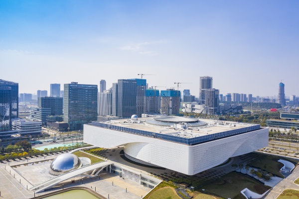 中国光谷科技会展中心面积多大?