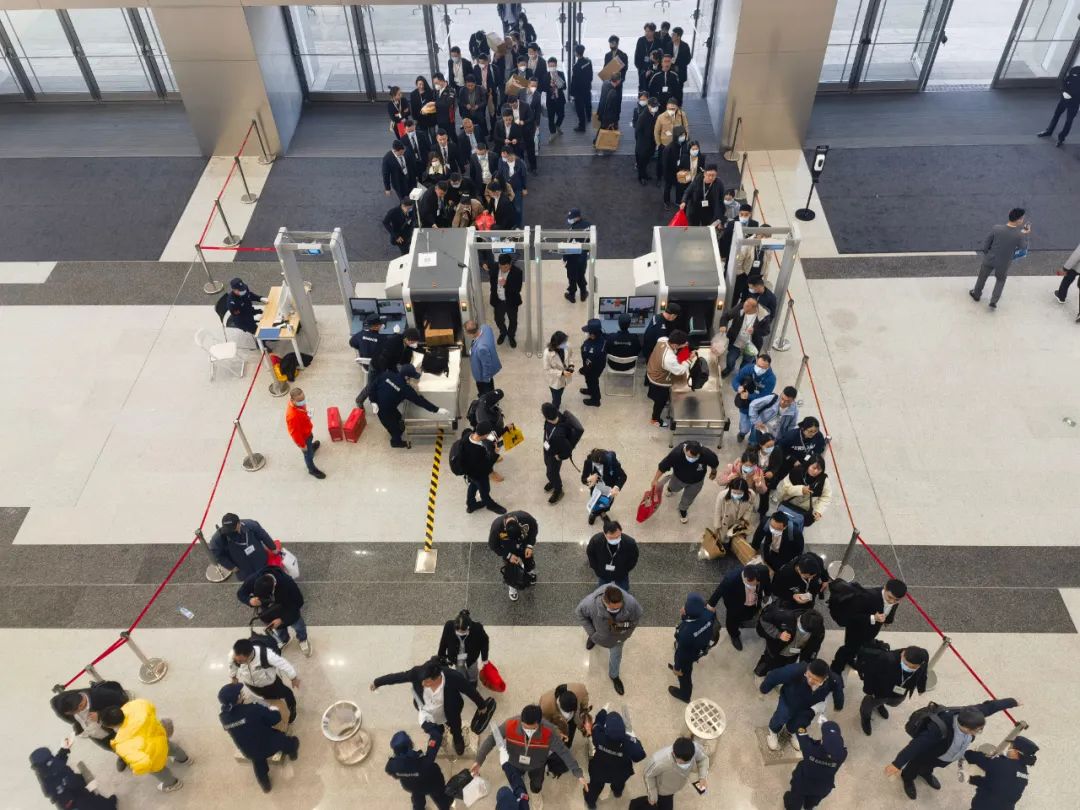 展会现场入场照片
